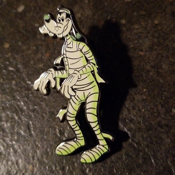 Disney Other - Disney Parks Fab 5 Halloween Goofy Pin